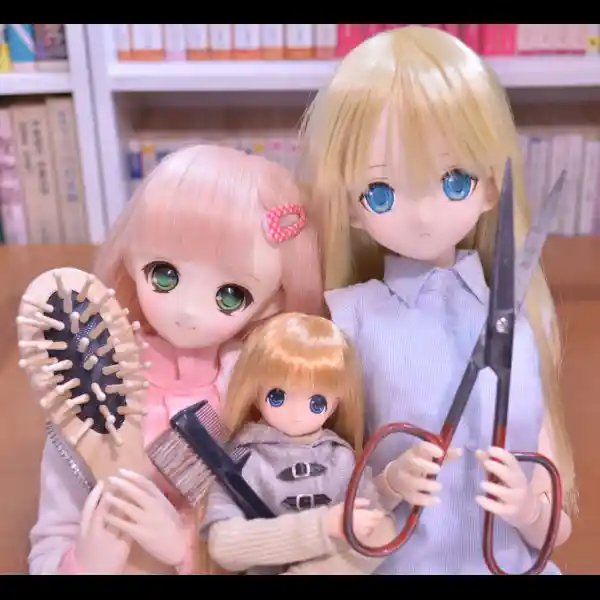 ドール道のすすめ［第4回］ 「そうだ、ドールの髪切ろう。」ウィッグのお手入れから簡単なヘアカットにもチャレンジしてみる | 三才ブックス